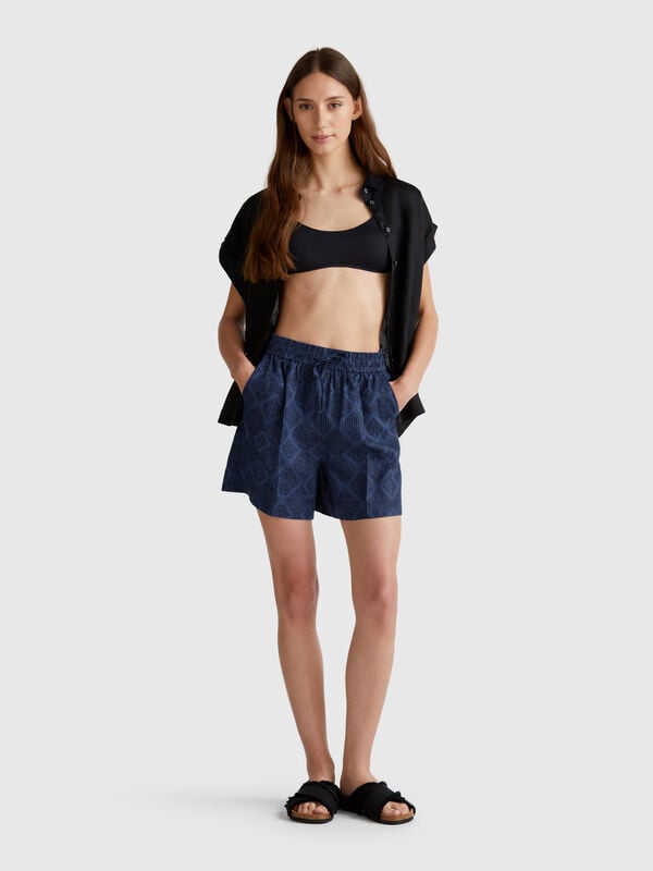 Printed linen shorts Women