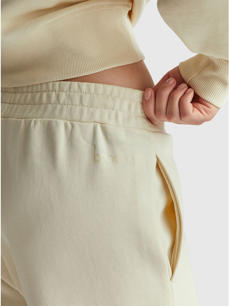 TROUSERS Damen image number null