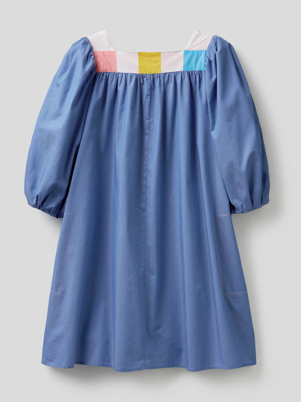 Kurzes Kleid mit 3/4-Ballonärmeln image number 2