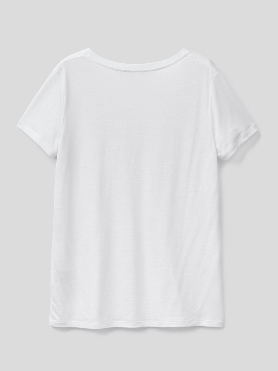 T-Shirt mit V-Ausschnitt image number 2