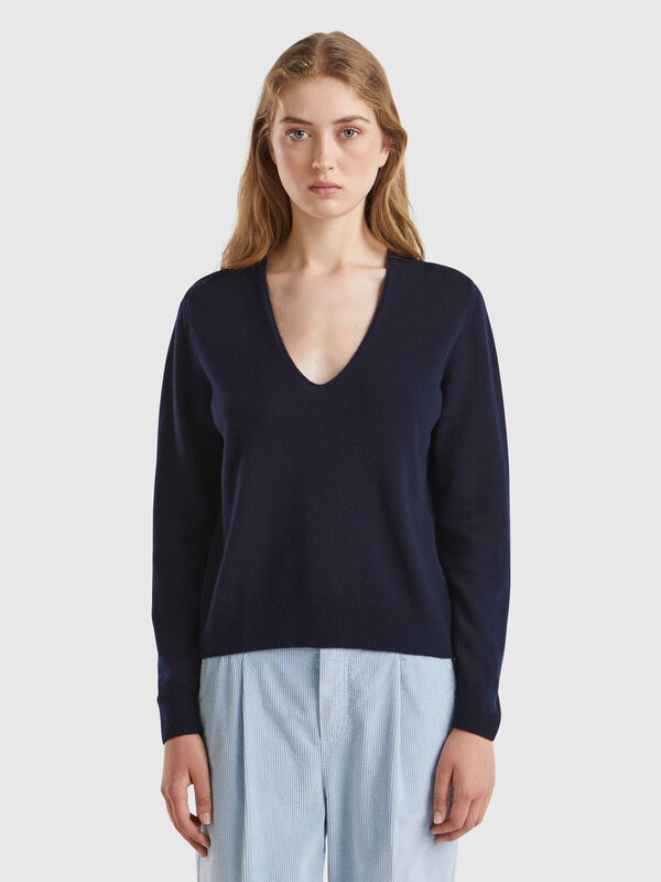 Dark blue V-neck sweater in pure Merino wool Women