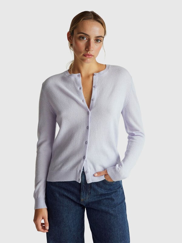 Lilafarbener Cardigan mit Rundhalsausschnitt aus reiner Merinowolle Damen