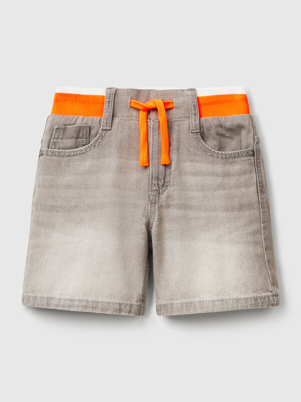 Kurze, gerade Jeanshose Jungen