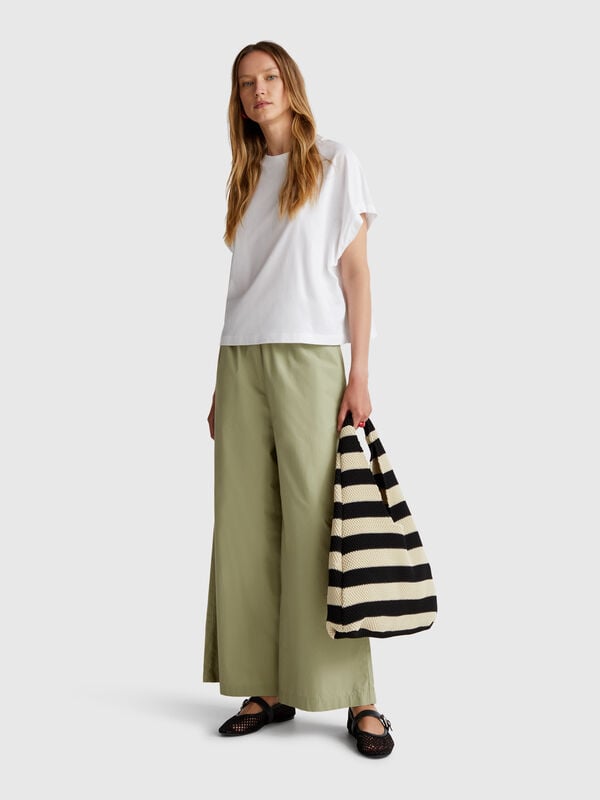 Leichte Hose mit weitem Bein Damen