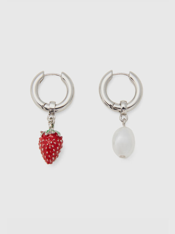 Ohrringe mit Erdbeer-Anhänger in Rot und weißer Perle Damen