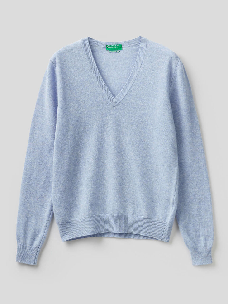 Pull avec col en V en pure laine vierge image number 1