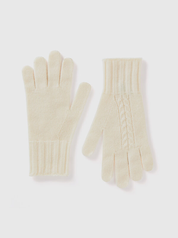 Gloves with cable knit Women