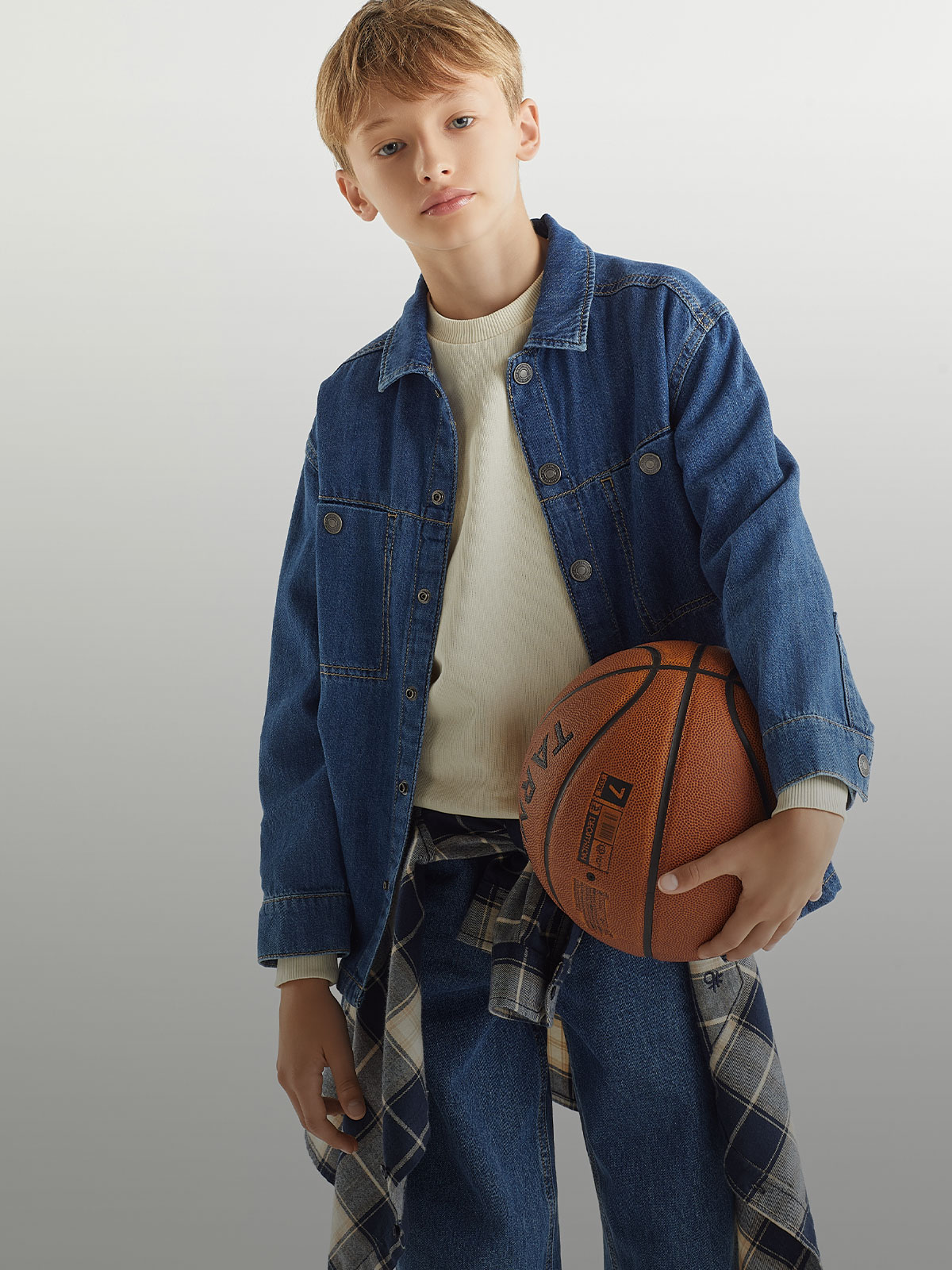 gar&ccedil;on <span class="text-l playful">(6 - 14 ans)</span> benetton